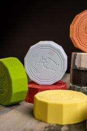 Gift something special and personal: bath bomb for each horoscope sign
